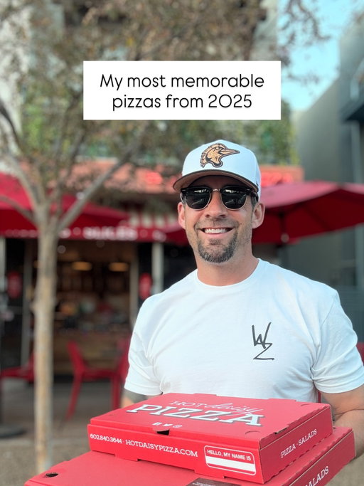 My most memorable pizzas of 2025.
From a perfect classic cheese slice at a New York pizzeria… to cold, questionable-but-life-saving pizza at mile 14 of a full marathon. From Arizona to Maine and just about everywhere in between, pizza showed up in every form, at every time, when it mattered most.
Some were flawless. Some were eaten standing up. Some were eaten exhausted. All of them told a story.
Different cities, different styles, different moments

#wizardofza #2026 #newyear