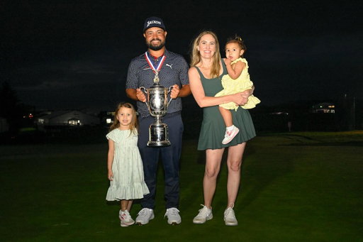 Beyond grateful for 2025 and looking forward to more memorable moments in 2026 🥂 
Thanks everyone for the love all year long!