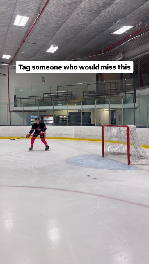 Who’s missing? 😆 #hockeylife #hockeyplayer