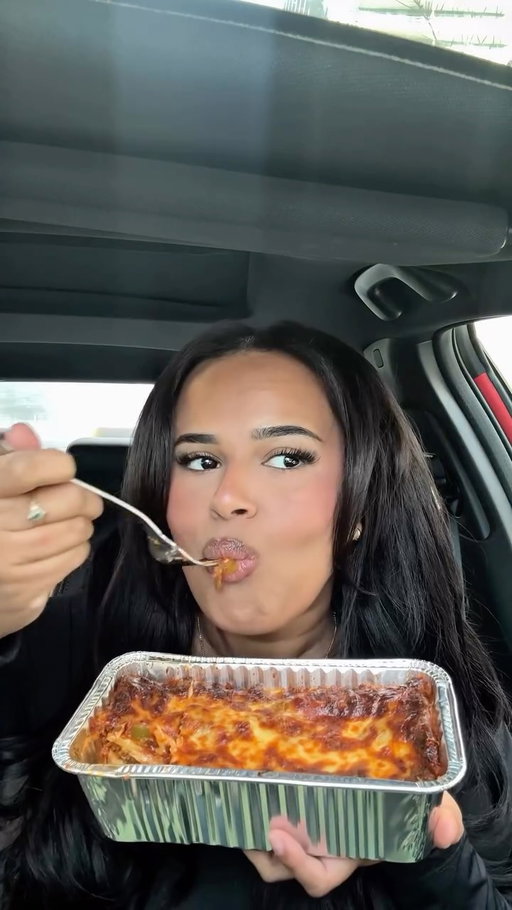 Fb marketplace is a place for furniture, clothes… and now food? Despite my ruined @uggcanada and pants, this lasagna was delicioussss, do we like these types of vids? #facebookmarketplace #food #Foodie #torontofood #explore