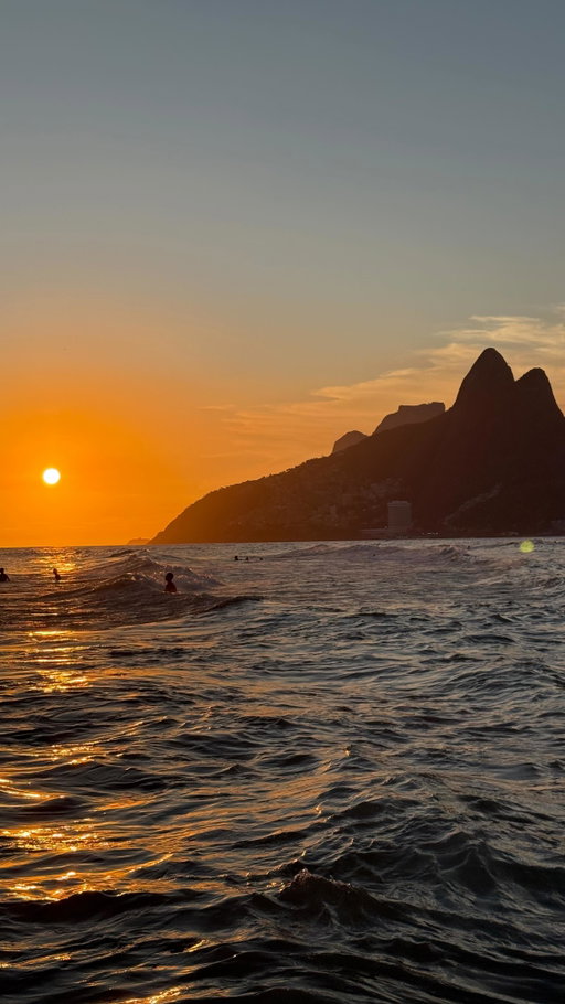 Falling in love with Rio🥹🇧🇷 

This is your sign to spend NYE on Copacabana in 2026🎆

#copacabanabeach #riodejaneiro #2026