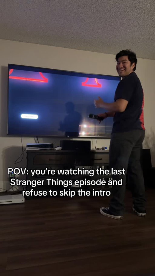 Refusing to Skip Stranger Things Final Episode Intro 😂 @blurayangel 

#strangerthings #netflix #blurayangel #vecna #strangerthings5