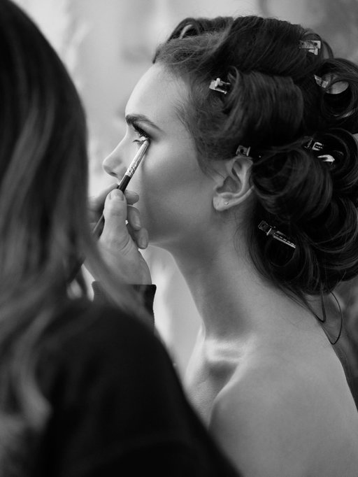 Getting ready for 2026 🖤

 
📸 @brittanylinkphotography 
💄 @glamstyln 

#2026