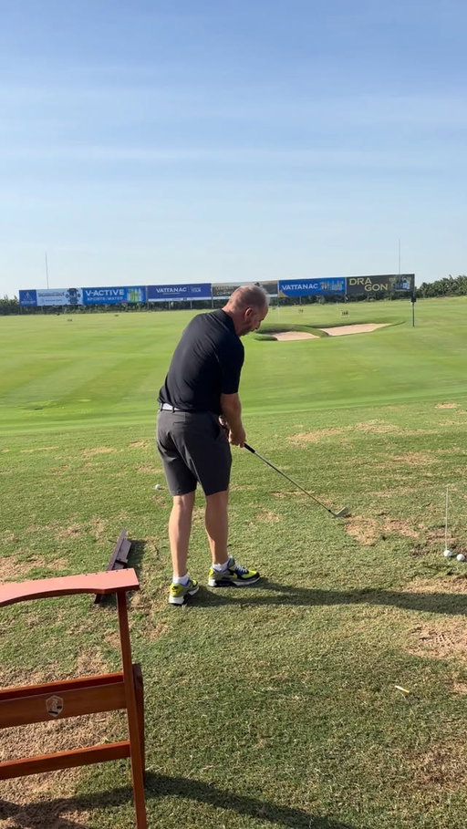 🎯 Skill level: absurd
 
Gary Evans put on a show at the Vattanac Legends Championship 🇰🇭
And an audience of very impressed Legends 👏
Pure entertainment on the range.
 
#euLegendsTour #VattanacLegends #GaryEvans #GolfSkills #RangeMagic