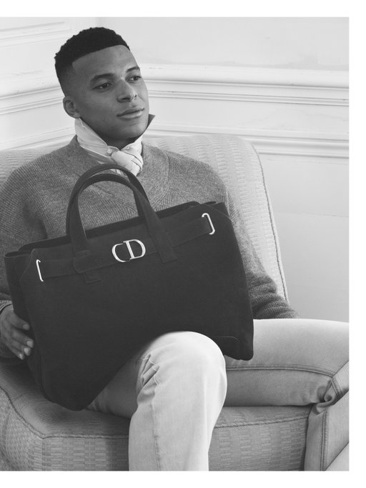 Dior Summer 2026 campaign featuring Kylian Mbappé

Discover the first chapter of Jonathan Anderson’s collections in stores and on Dior.com 

Creative direction Jonathan Anderson
Photography David Sims
Styling Benjamin Bruno
Hair Guido Palau and Brice Tchaga
Makeup Luna Betsch
Set design Poppy Bartlett
Manicurist Ama Quashie
