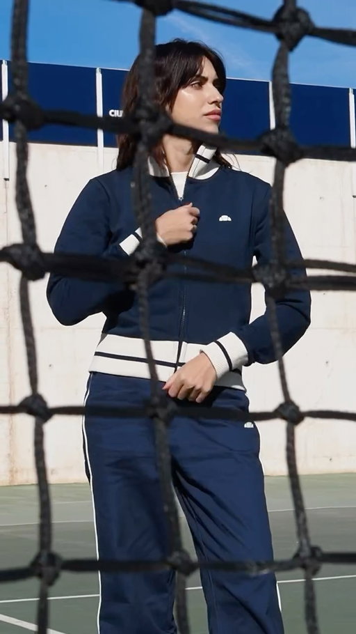 Dos outfits, una misma actitud.

@afedericca 

#ellesse #LaSocièta