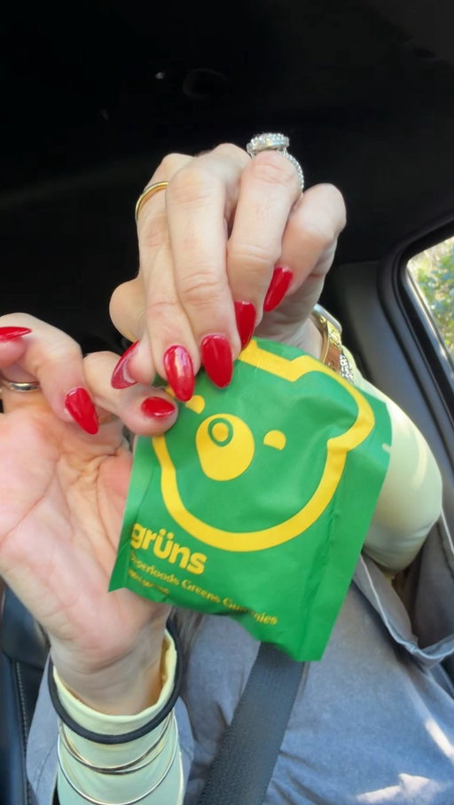 Our first wellness weekend starts with Grüns 💚

Grüns are daily greens gummies made to help support your everyday wellness. Easy, tasty, and no blender or gross greens powders required.

Stop by any Studs Studio Jan 3–4 and receive a free Grüns pack with any in-studio purchase.