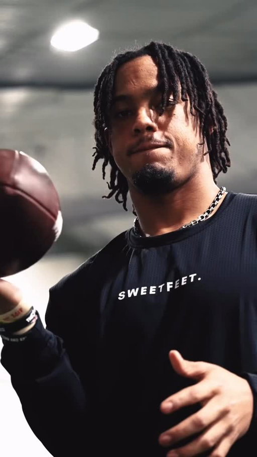 There is reason behind result.

An unapologetic approach and undeniable commitment to hard work.

Early in the morning and late at night.

Wan’Dale Robinson for Sweetfeet. 

Wearing Sweetfeet’s unreleased Performance Elite sock and our MeshTech™ Longsleeves, both available exclusively on our site for Drop 14 end of January. 

It starts with us. Performance From The Ground Up.

.
.
.
🎥: @greywlf.studios