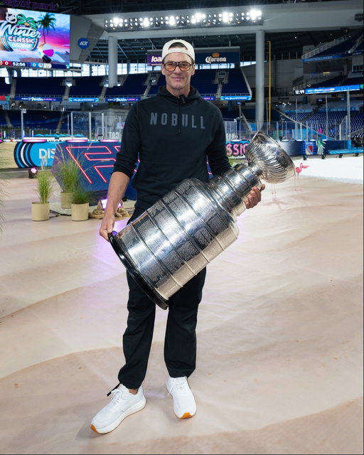 Tom's no stranger to trophies 🏆

@tombrady is in the house for the #WinterClassic and got the chance to hold the #StanleyCup!

Watch the 2026 @discover NHL #WinterClassic TONIGHT at 8p ET on @nhlontnt, @hbomax, @sportsnet, and @tvasports!