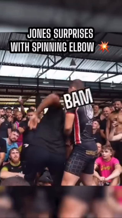 Throwback footage of Jon Jones surprising a student with a spinning elbow during a seminar at @bangtaomuaythaimma.

Follow @redcorner.mma for more exclusive MMA content ✅