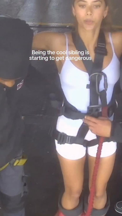 I really feel that recoil 😭😭 highest bridge bungee in the world!! (216m)