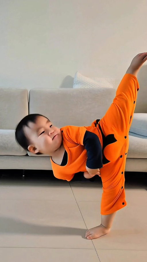 Mirme Boss's second son👶
협찬: ㅋㅋ한별 코모 고려품새

#미르메 #신민철 #아들 #신시안 #AI