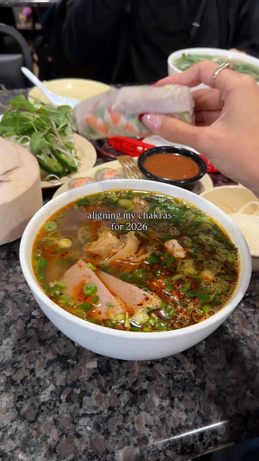 Happy new year ✨🍜 there’s nothing quite as healing as a big bowl of pho (or in this case, BBH). 🤭 

Here’s to many more good eats this year. Grateful for everyone who’s been following along whether you’ve been here for years or just found this page. I truly love sharing my favorite bites with you and I’m excited for what this year brings!
