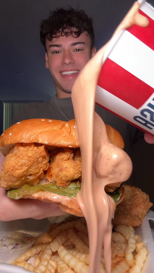 Raising Canes Sauce w/ a side of Raising Canes #raisingcanes #raisingcanesmukbang #mukbang #asmr #explorepage