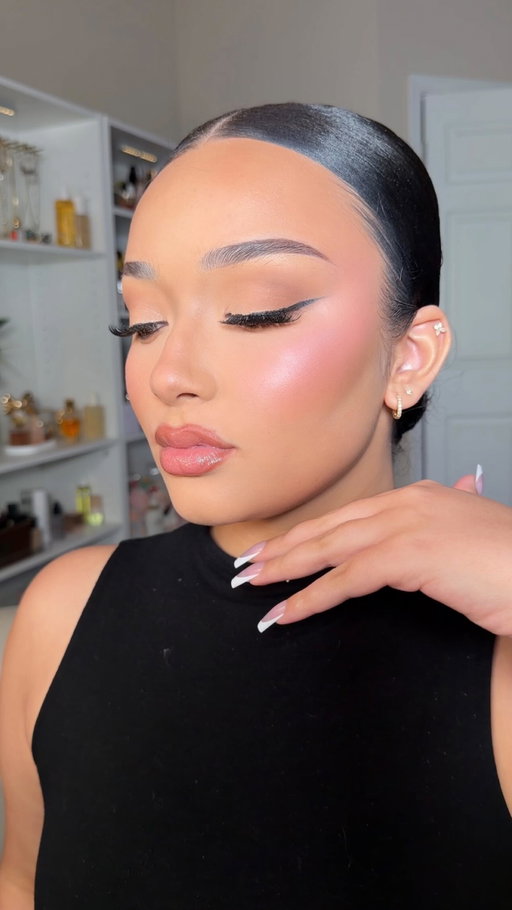 trying something new with my setup! let me know what you guys think <3 #makeuptutorial #makeup
@onesize @lorealparis @maybelline @doncosmeticsofficial @hauslabs