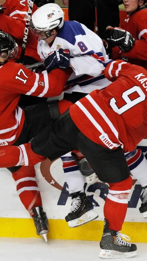 We were going to save this for a potential Canada USA matchup at the #WorldJuniors ….👀

You don’t see much of what @zkass09 and @marcusfoligno17 did that year anymore, absolutely electrifying⚡️

Too good not to post🇨🇦👊
