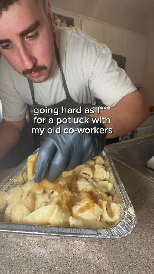 I had to show them who’s boss #cooking #baking #entertaining 

Food lineup- 
Habanero hot honey fried chicken 
French Onion Mac and cheese 
Roasted garlic hot honey focaccia 

Mad inspo from @ryannordheimer