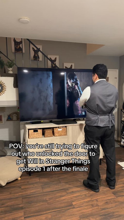 Who unlocked the door to get Will in Stranger Things episode 1? 😂 @blurayangel 

#strangerthings #netflix #vecna #blurayangel #willbyers