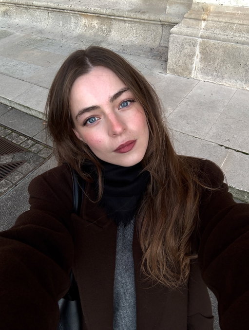 First fit of 2026 & obsessed with this color combo lately 🐻🐨

I keep a little scarf in my bag all the time now, with the cold, it’s come in handy more than once! Taking things extra gently after being sick these past few days.. 🧊🤧
Still some uni assignments to submit this week (does it ever end lol???) and I also can’t wait to work on my 2026 vision board, have you made yours already ?? ✨

.
.
.
.

first fit of 2026, winter outfit, cozy winter style, color combo outfit, scarf styling, everyday fashion, parisian winter look, soft neutral tones, slow lifestyle, student life balance, law student routine, self care, cold weather essentials, vision board 2026, new year reset