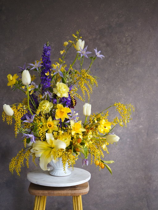 A study in color theory: yellow and purple edition. Two very different colors that help to complement one another. 

I always try to allow the different complementary tones within each flower to guide the overall composition of the arrangement. 

I find that this is the best way for me to create movement and depth that feels both intentional and eye-catching. 

My goal for every arrangement is to create something that makes you want to stop and admire all of its different elements.

Did I succeed? Let me know what you think ⬇️
.
.
.
.
#florist #flowers #losangelesflorist #floraldesign #fyp #cowboypetals #newyorkflorist