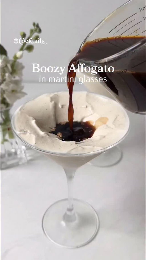 How could it get better than a boozy affogato?☕️🍸

#boozy #affogato #martini #cocktails #icecream