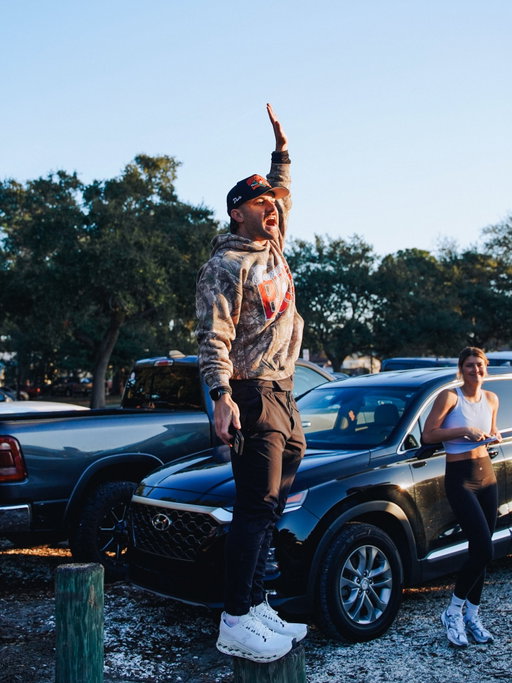Raise your hand if you had fun at the Wip Energy 3k for 3k 🙋🏽‍♂️

Everyone kicked their year off energized with a 3k stroll followed by a battle for $3,000 💰

While we had many worthy competitors, it came down to one man, and one sack 👀

Toss, slide, sink, 3k in his pocket to kick off 2026 😮‍💨
