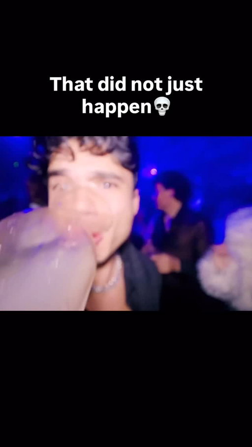 Bro😂
.
.
.
#sickos #party #crazy