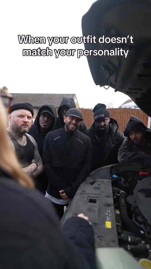 We Hope she gets home ok ☺️…🤨
-
@manlikehaks @jeremylynchofficial @axelblake @stevothemadman @arron_crascall @hellybewick