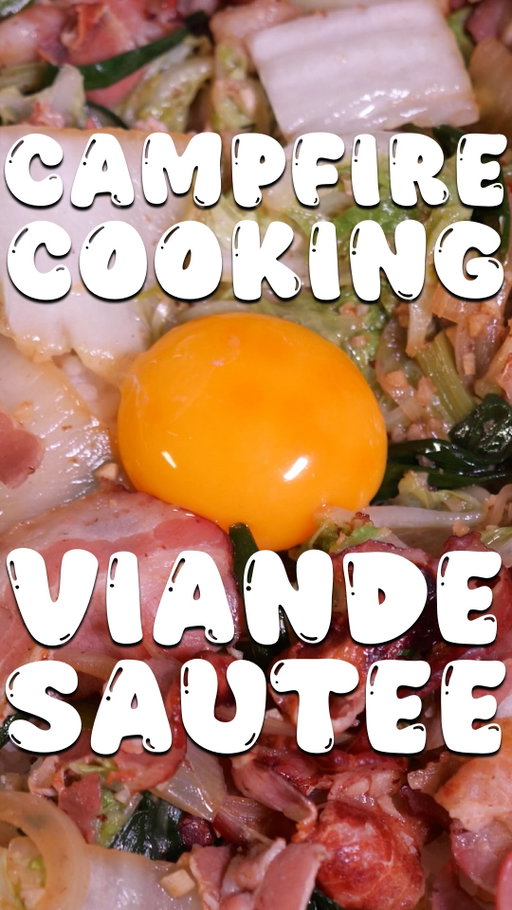L’Orc sauté au kimchi minute de Campfire Cooking in another world ! Abonne-toi pour d’autres recettes venues des Anime ! 
L’année débute et il va falloir reprendre le rythme et retrouver nos petits plats bien gourmands et pas trop compliqués à préparer ! Aujourd’hui, on plonge dans la nouvelle saison de Campfire Cooking avec de l’Orc sauté au kimchi donc du porc (ou de la volaille) sauté au chou et aux oignons ! C’est vraiment un petit banger qui j’espère vous plaira ! 

Pour 2 personnes : 
4 belles feuilles de chou chinois 
2 gousses d’ail 
1 oignon
2 cébettes
4 tranches de poitrine fumée ou de jambon de volaille ou de jambon végétal 
15 cl de bouillon
1 cuil. à café d’huile de sésame 
2 jaunes d’oeufs
2 portions de riz cuit 

#campfirecooking #onepotmeal #recettefacile