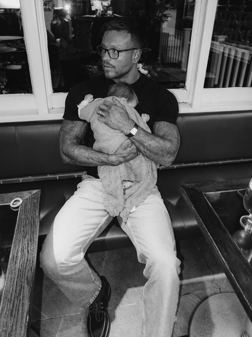 Being a dad of 2 is amazing and its best feeling in the world but I cant lie even though ive always been one of these people to like just get on with it, I have found it so hard to adjust to having two. Like making sure they both have equal attention and love and because Abel understands more now I dont want him feeling left out it can be so challenging. Overthinking im doin stuff wrong all the time and stressing myself out that im raising them right .myself and liv Barely having time for ourselves as a couple but we know its just a phase its hard man. But its a life transition and i wouldn’t change it for the world and they really are everything to me❤️🌍 so if your a parent and you feel this way we all in the same boat. Just do your best and be present as much as you can.