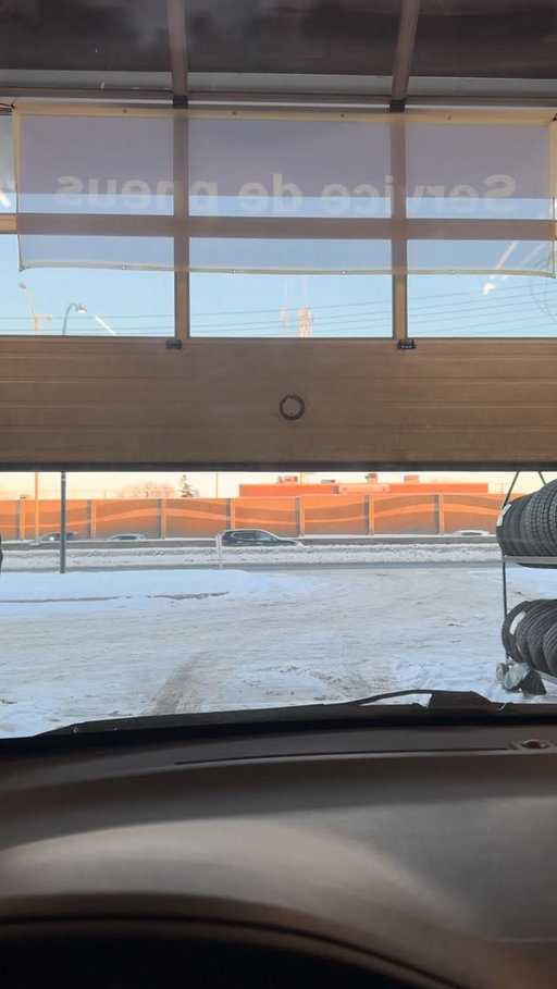 Visitez @mrlubecanada pour un service ultra rapide et efficace! Leur service de changement d’huile et de pneu sans rendez-vous est parfait pour les journées occupées! #ad