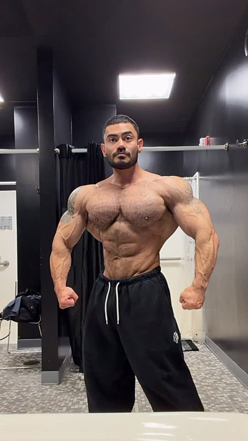 Always moving forward. It’s been a long time since ive been able to push myself and work towards getting back to doing what I do. Things will be different. It won’t be easy. But then again, anything worth having never comes easy. 

@darcsport - POTVIN10 
@ruleoneproteins - JEREMY 
#fyp #explorepage✨ #bodybuilding