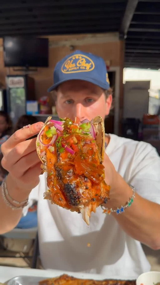 Trying the best Mexican seafood in LA!

📍117 W. 107 St. LA, CA 90003

#seafood #lafood #tacos #mexicanfood