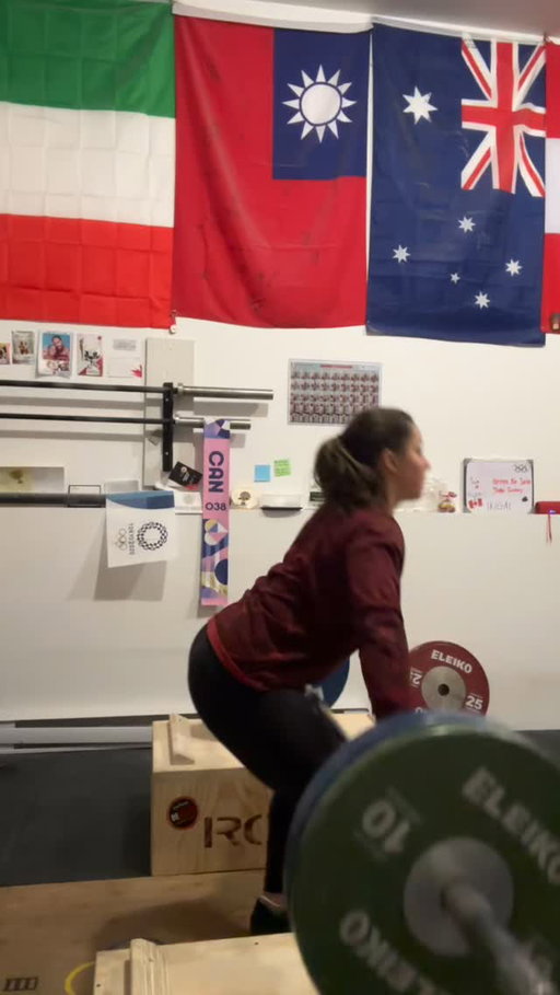 First weight training in 2026 done ✅ 

What are your goals for this year? What are you looking forward to ?

Me?
Give my coach more training updates and do my accessories 🫣 @dogle 
Find balance in training and working 
Cheer on @teamcanada at the Milano Cortina Olympic Games ❄️
And represent the country on the world stage again at @glasgow_2026 !