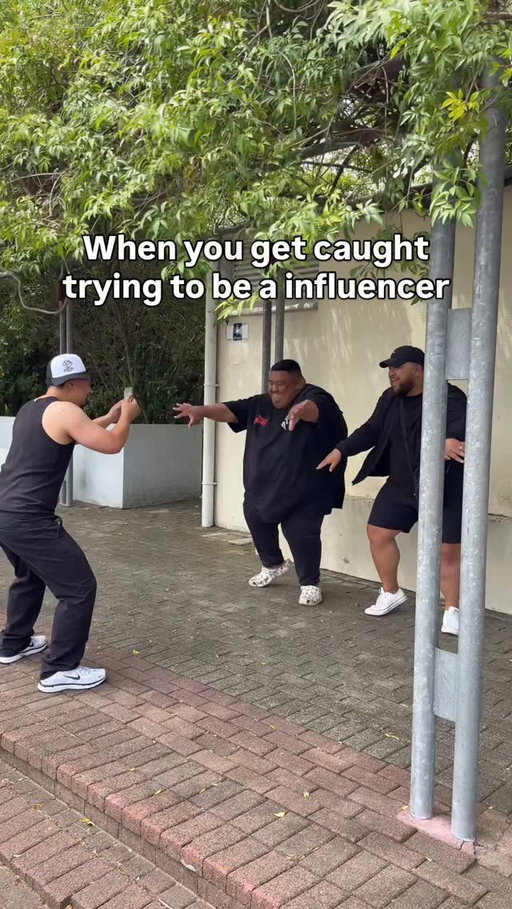 Who’s this guy🤣🤣🤣🤣💀💀💀💀