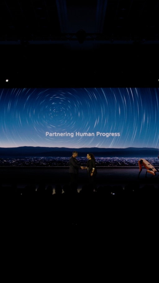 CES 2026 Media Day set the stage with an exciting announcement: the Boston Dynamics–Google DeepMind partnership.
This collaboration marks a defining moment — the integration of cutting-edge robotics and AI technologies.

See how Hyundai Motor Group is shaping what’s next at CES 2026.

#HyundaiMotorGroup #CES2026 #physicalAI #BostonDynamics #AIRobotics