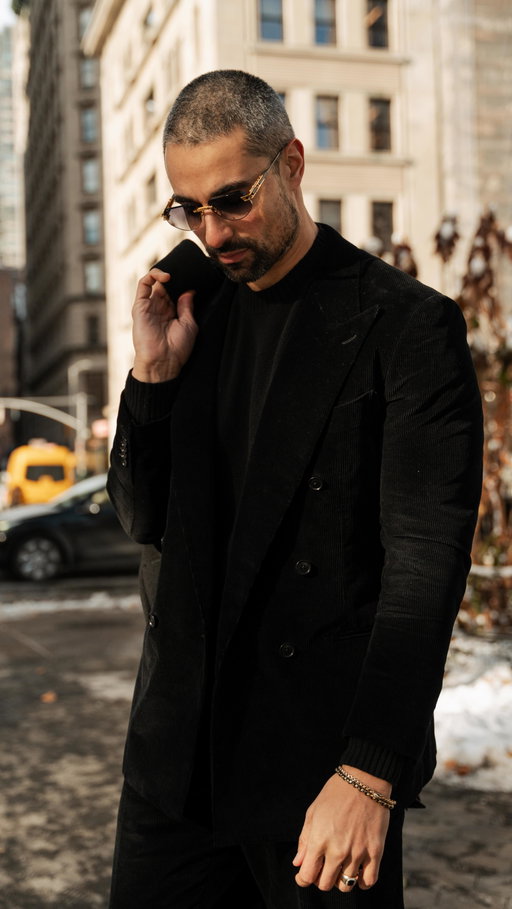 @suitsupply saves the day again in LESS THAN 24 HOURS 🥹 (if you’re going to their soho store - ask for Tristan ( @tristangarrity6 )) - the dude is TOO good at what he does 💴 
.
#suitsupply #cocktailattire #suits #mensfashion #mensstyle