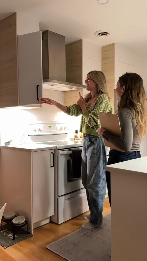 Tellement heureuses d’avoir organisé la cuisine du nouveau condo de Sabrina 🤍
Un espace fonctionnel, harmonieux… et surtout, qu’elle adore et dont elle pourra enfin profiter pleinement.
Merci pour ta confiance!
