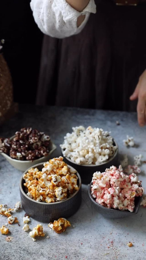 How was everyone’s New Year? Here I have a simple, sharable snack that is perfectly customizable and takes minimal effort! These popcorn recipes are perfect for a movie night in during these cold months. You can of course use microwave popcorn according to package instructions, though I prefer to pop my own so I can control the flavor.

Popcorn Four Ways😋❤️