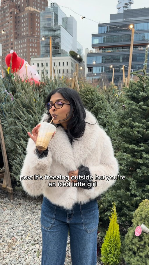 Hey, at least my glasses are never fogged up…

@crystal.t25 wears Aven.