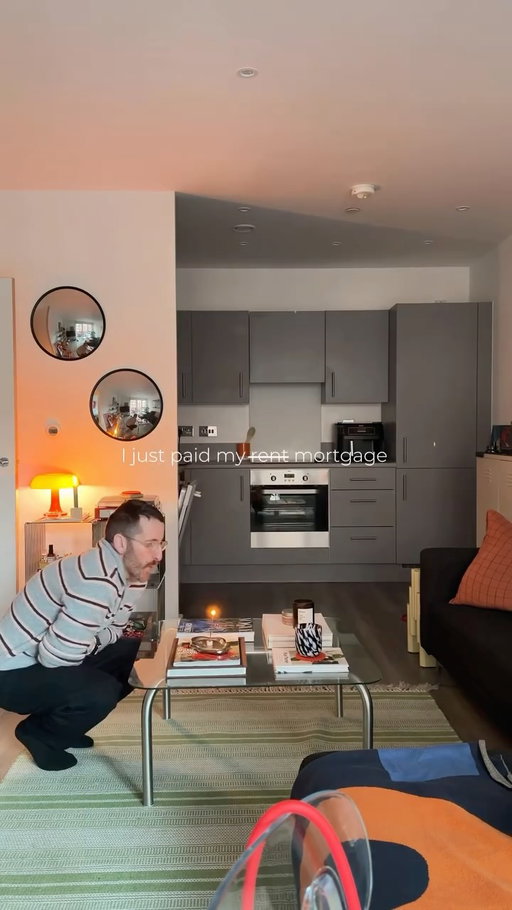 I just paid my mortgage… this month 

#apartment #apartmentinspo #homebody #homebodylife #londonliving