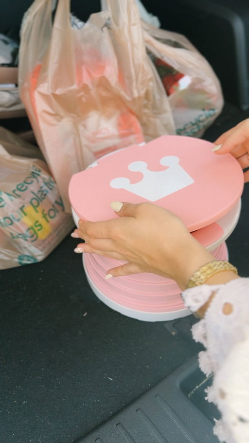 El mejor find si eres mamá, Lo tengo desde hace un año cuando empezamos el potty training y de verdad ha sido LO MÁXIMO. 

no tengo que estar buscando baños ni parar mil veces estaciono el carro y listo! Es súper práctico☺️

Comenta QUIERO y te mando el link✨

#pottytraining