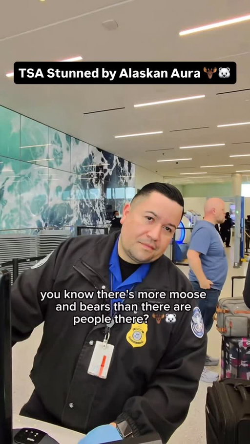 Omw to Vrbo Fiesta Bowl in PHX had to Alaska farm rq 🏜️☃️

#airport #travel #tsa #alaska #funfact