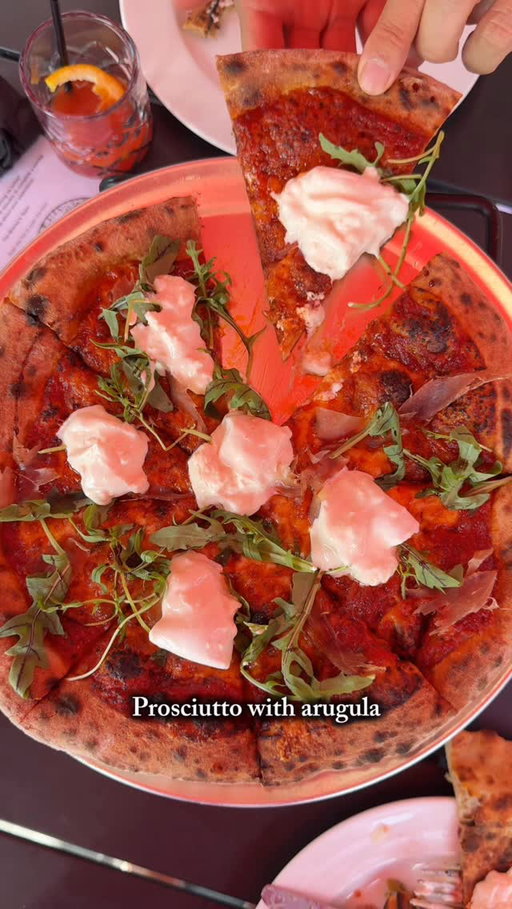 Hidden gem pizza in Memorial City / Hedwig Village 🍕

If you’re searching for great pizza in Houston, put Murray’s Pizza & Wine on your list. This new Memorial City pizza spot comes from the same owners as Leaf & Grain next door and focuses on high-hydration, long-fermented pizza dough made with Texas Barton Springs Mill flour. 

We started with a classic Caesar, juicy meatballs, and burrata with focaccia (a must). For pizza, both were strong, but the standout was the Not-Hawaiian pizza with salami & pineapple infused hot honey. Dessert was pistachio gelato that tasted like Dubai chocolate pistachio in the best way.

Bonus: one of the best patios in Memorial City, plus a cozy interior and full bar with wine and cocktails. A solid go-to for Houston pizza, date night, or an easy neighborhood dinner.

📍 Murray’s Pizza & Wine
9655 Katy Fwy, Suite 3110
Houston, TX

#HoustonPizza #MemorialCityEats #HoustonFood