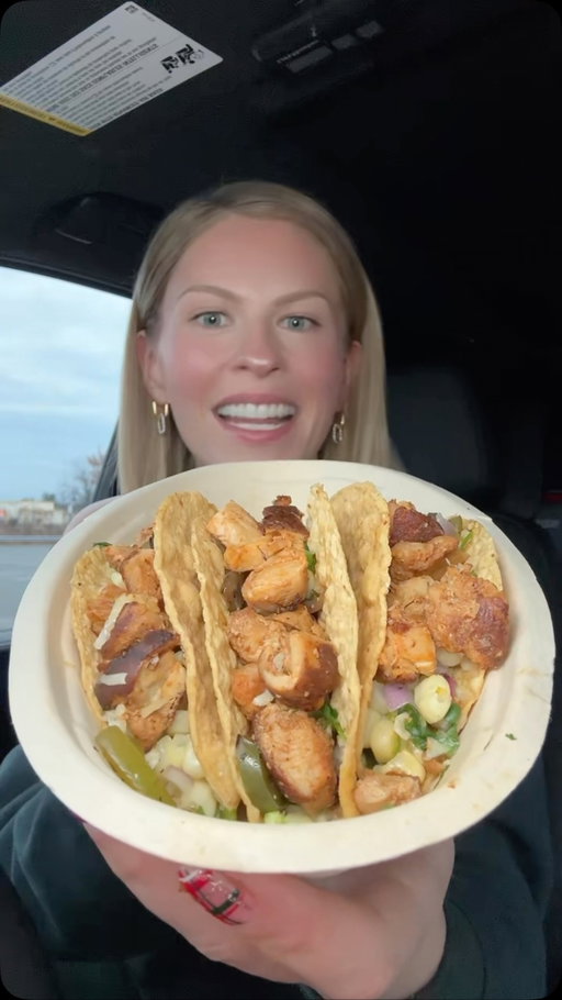 You can now order “Sam’s High Protein Tacos” from the High Protein Menu in the Chipotle app👏🏻🌮 

HOW EXCITING!! it’s my fav order: 3 crispy tacos, adobo chicken, light corn pico, fajita veggies, and 1/2 side sour cream + 1/2 side red chili tomatillo salsa for a total (510 cals + 39g protein) *calories in app reflect using the entire side of sour cream & salsa* #chipotlepartner