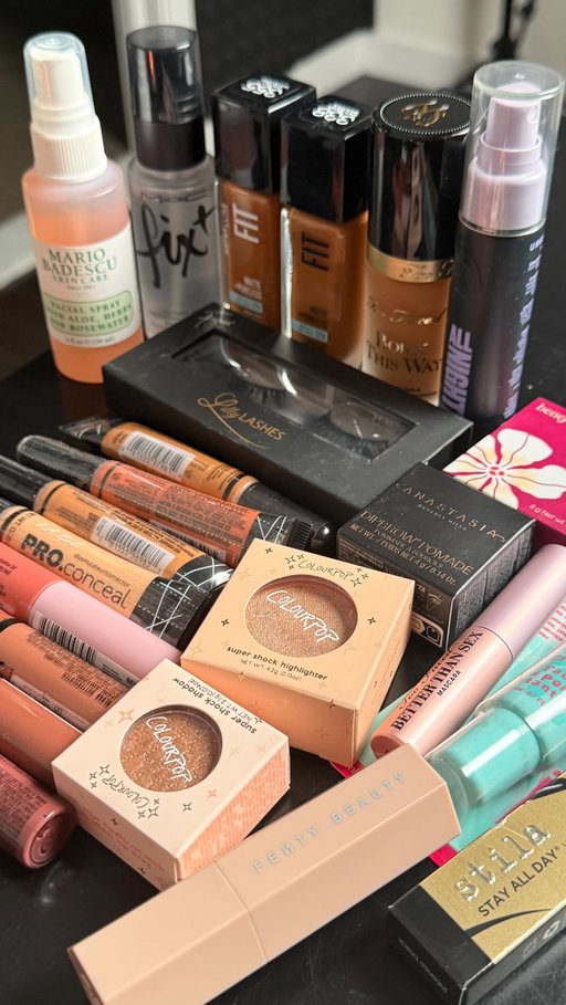 what were your staple products during the 2016 makeup era? comment SHOP below to receive a DM for a link to all of the products i used 💕

https://liketk.it/5KpUz