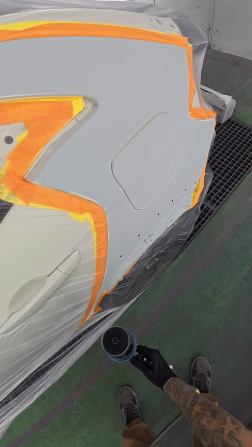 Final prime on the roof and quarters of the Type R. Go do a little every day and it’ll be ready to go before you know it! I know everyone wants it to be done now but it doesn’t work like that. Progress is progress boys! 
.
.
.
#autobody #refinish #refinishkulture #refinisherlife #refinishfamily #swrefinish #refinisherfamily #refinishtechnicians #tropicalglitz #devilbiss