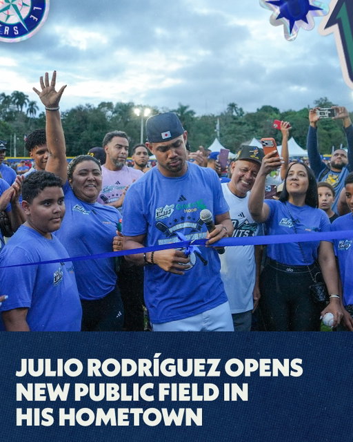 Paying it forward for the next generation. 

@JRODshow44 and his No Limits Foundation opened the first-ever public astroturf baseball field in the Dominican Republic, transforming a historic community space into a state-of-the-art, multi-sport complex in his hometown of Loma de Cabrera.