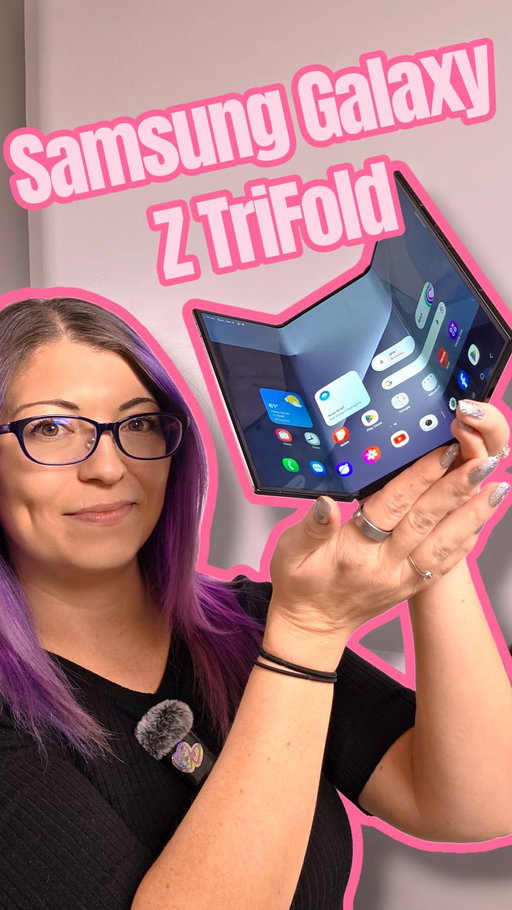 Finally holding the new @samsungmobileusa #galaxyztrifold ! @ces #TheFirstLook #ces2026 #ces I'm obsessed with this new phone!