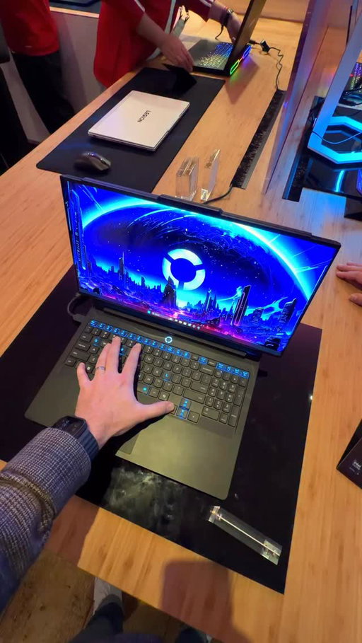 Need an extra 8-inches?? 👀 

Lenovo unveiled a ROLLABLE OLED Laptop - expanding 16” to 22” to 24” - Want one?? 

@lenovolegion @lenovo #laptop #ces2026 #cooltech